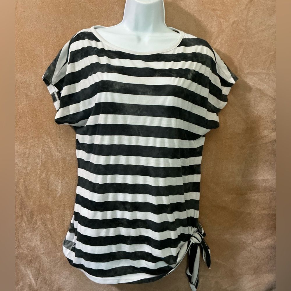 Michael Kors Black and White Striped‎ Tee size small